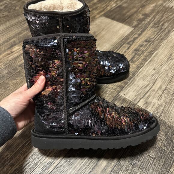 Ugg Boots Womens Size 7 Sequin Sparkle Classic Short Ankle Black Flippable - Picture 5 of 9